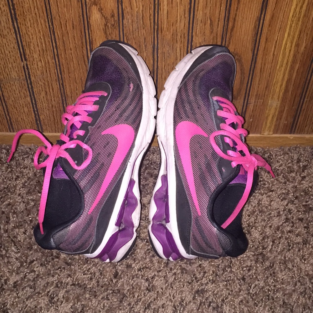 Reax Run Nike Shoes - Picture 4 of 8